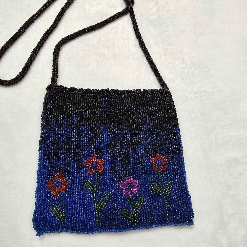 🌿Beautiful Vintage hand beaded glass floral purse. - Picture 4 of 11